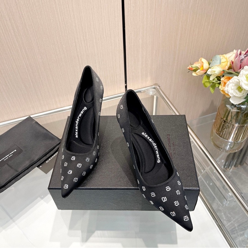 Elegant Black Patterned Heels - image 1